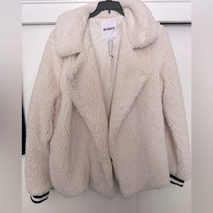 Brand new , never worn BB Dakota Teddy Jacket. Lined. Gorgeous. Size L